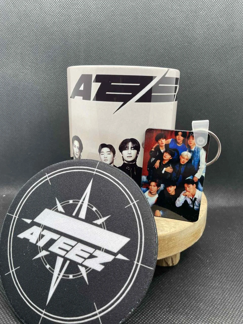 đ Coffret Mug â Mug + Porte-clĂ©s + Dessous de Tasse â ATEEZ đ€đ